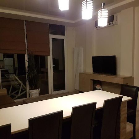 Apartment Magnolia Batumi Exteriör bild