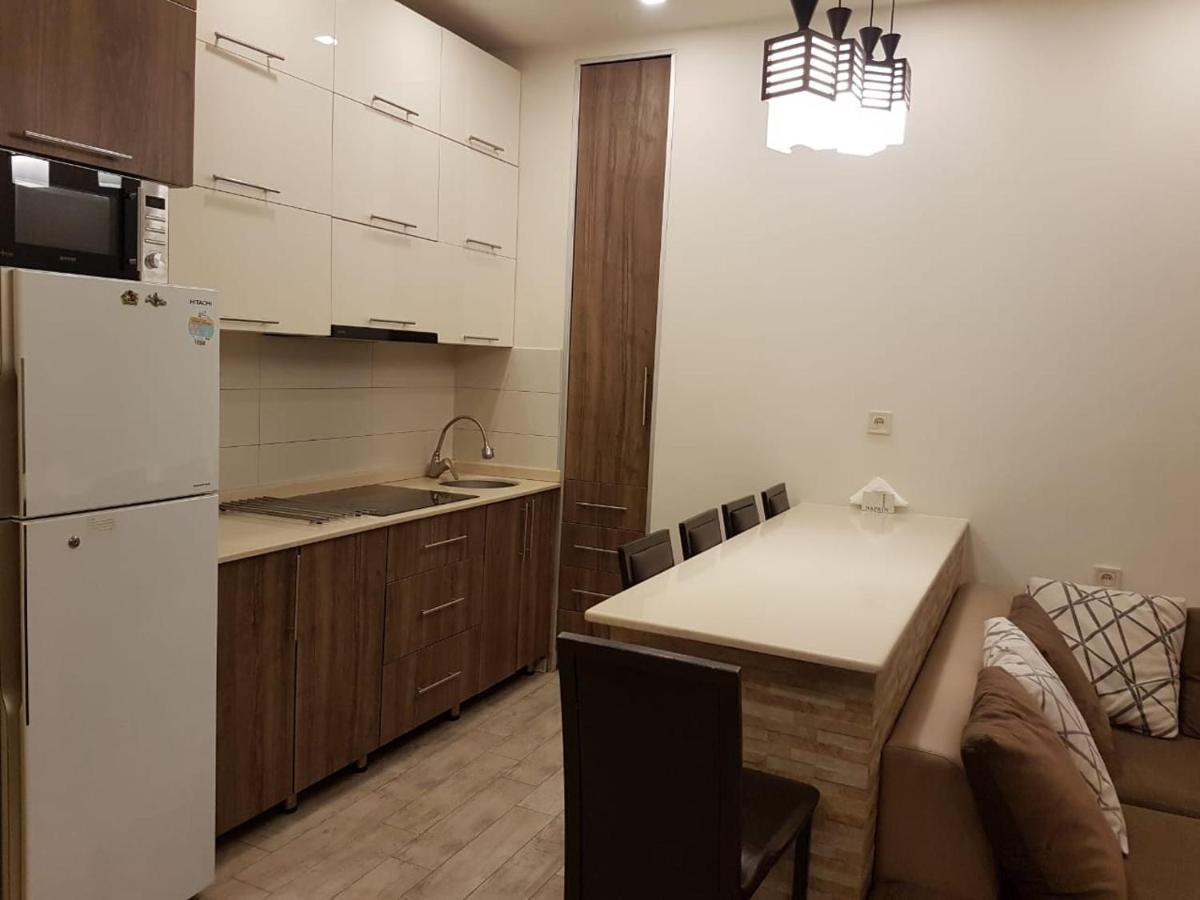 Apartment Magnolia Batumi Exteriör bild