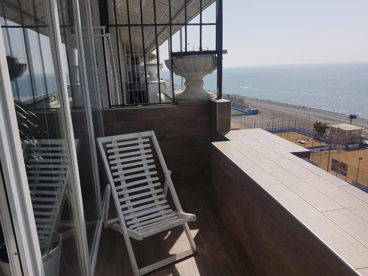Apartment Magnolia Batumi Exteriör bild